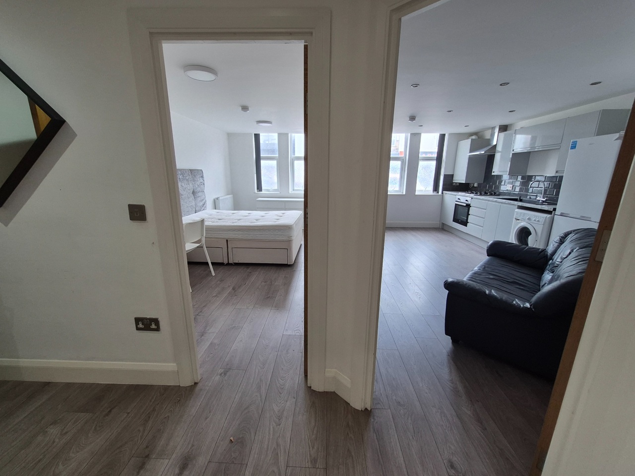 1 Bed Flat, Lower Cathedral Road, CF11 photo 3