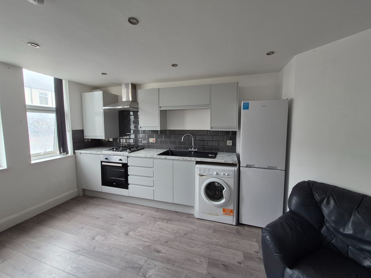 1 Bed Flat, Lower Cathedral Road, CF11 photo 5
