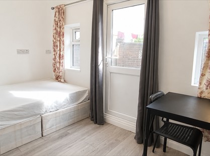 Room in a Shared Flat, Lyon Park Avenue, HA0
