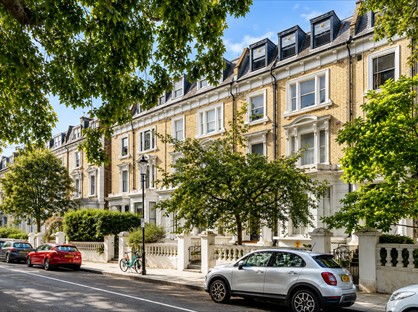 2 Bed Flat, Elsham Road, W14