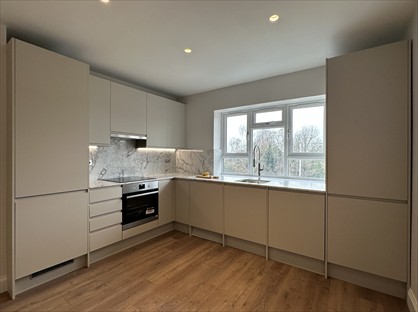 2 Bed Flat, New Pond Parade, HA4