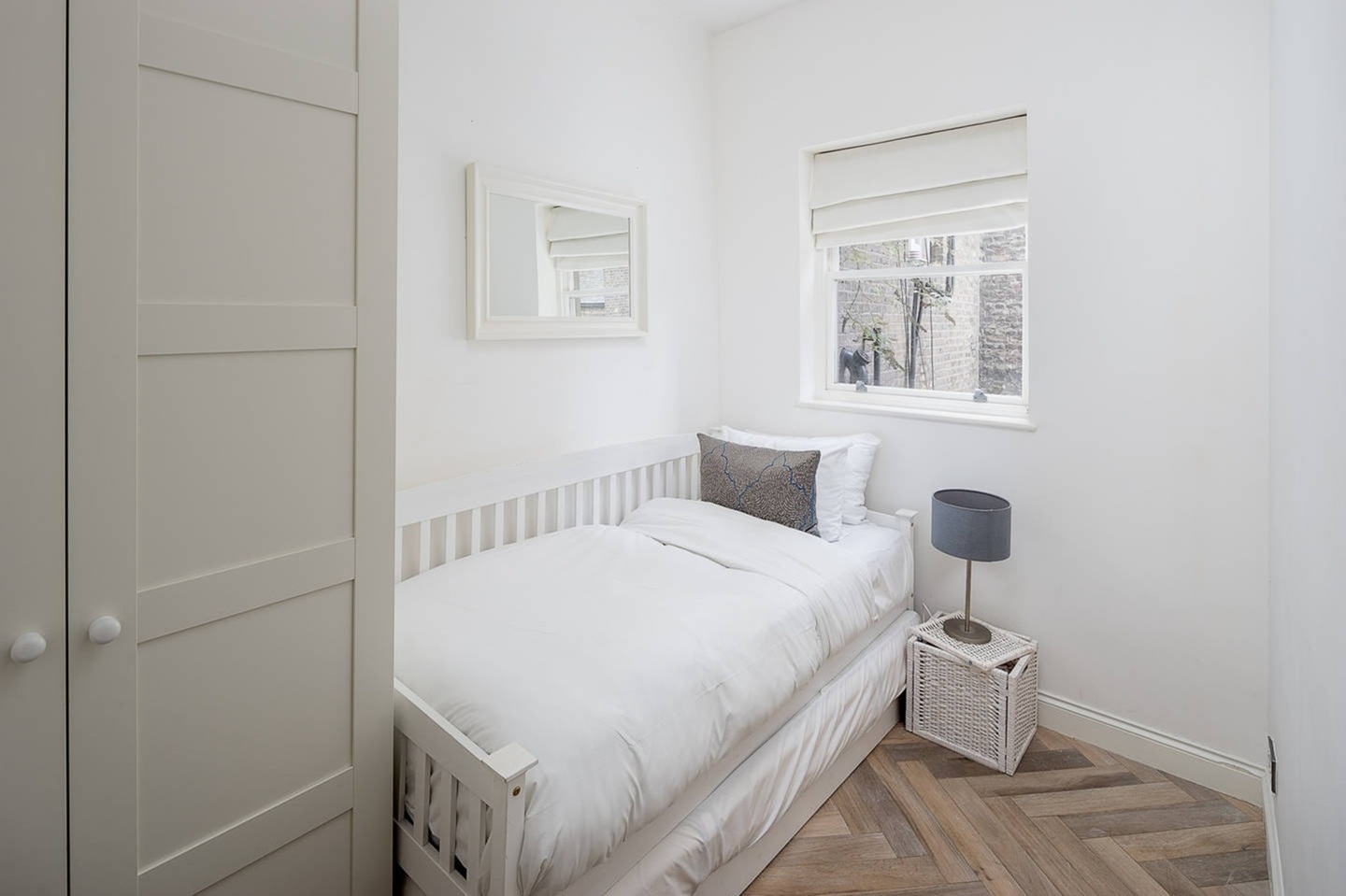 2 Bed Flat, Bell St, NW1 photo 4