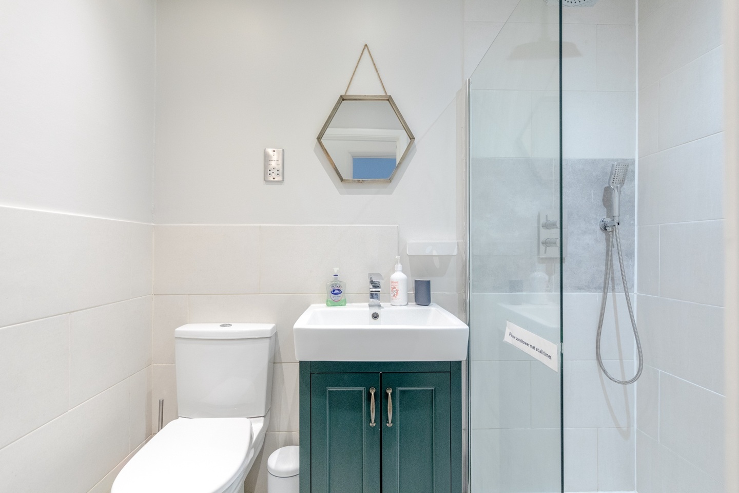 2 Bed Flat, Bell St, NW1 photo 5