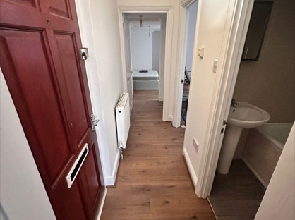 2 Bed Flat, Birkbeck Road, IG2