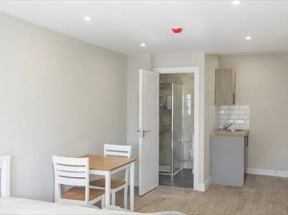 Studio Flat, Barnett Wood Lane, KT21
