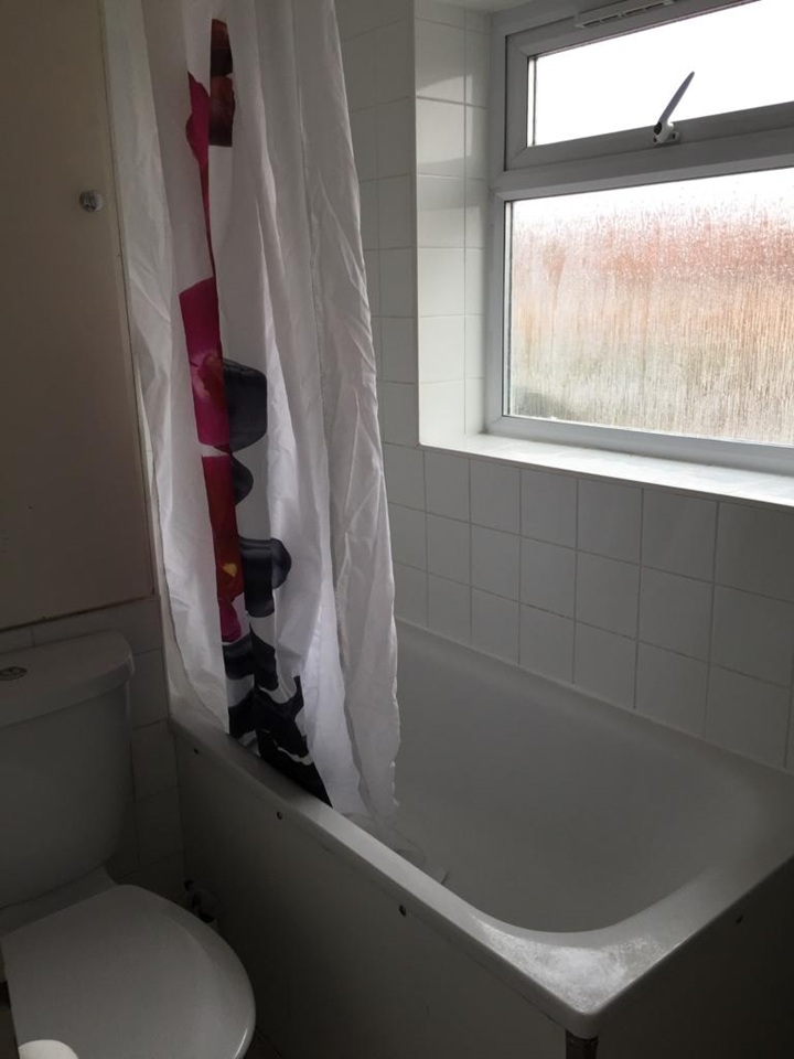2 Bed Flat, Valentia Rd., OX3 photo 2