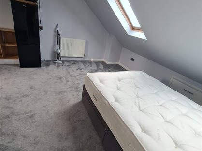 1 Bed Semi-Detached House, Seymer Road, RM1