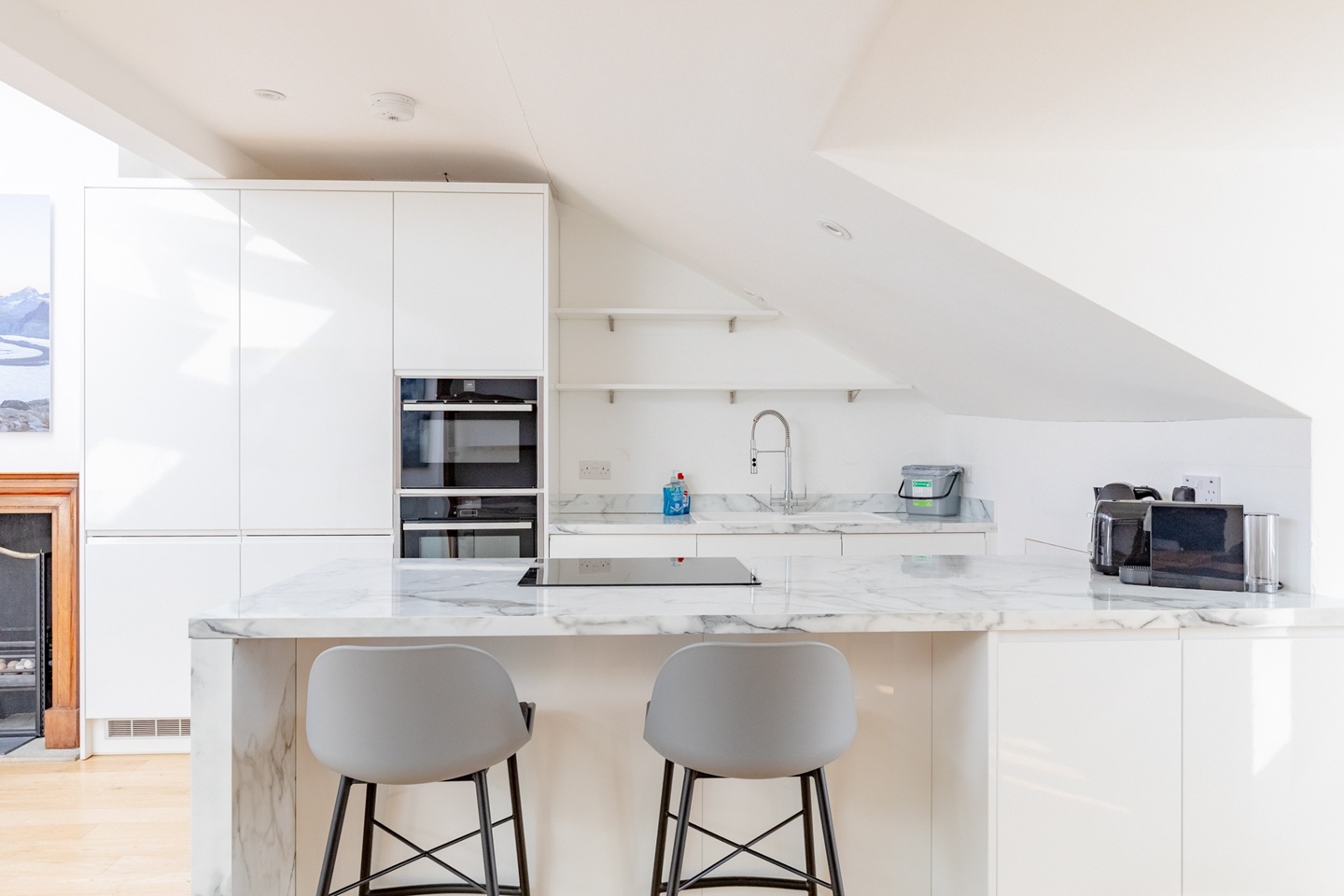 3 Bed Flat, Randolph Avenue, W9 photo 2