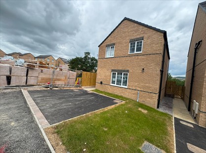 3 bed detached house for rent in 3 Bed Detached House, Field View, BD20