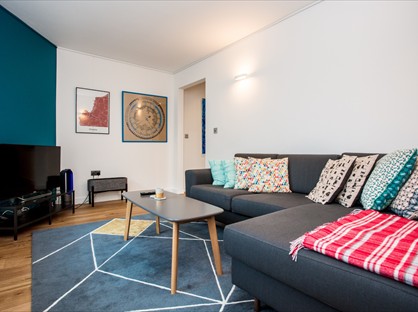 1 Bed Flat, Triangle Court, SE1