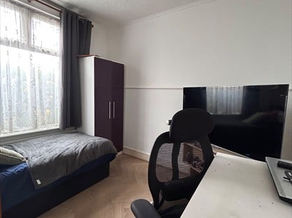 Room in a Shared House, Magpie Hall Road, ME4