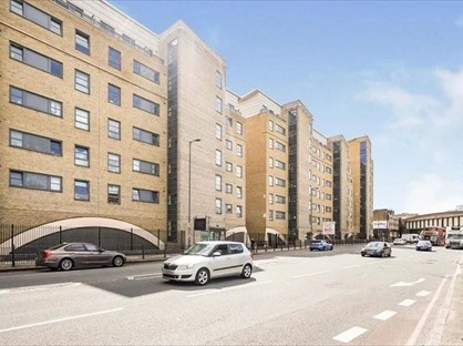 Room in a Shared Flat, Commercial Road, E14