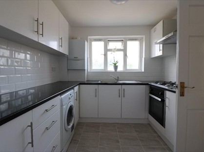 2 Bed Flat, Grantham Gardens, RM6