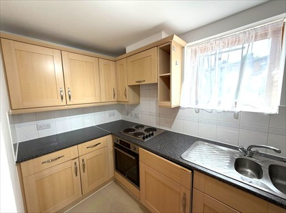 1 Bed Flat, Spottiswood Court, CR0