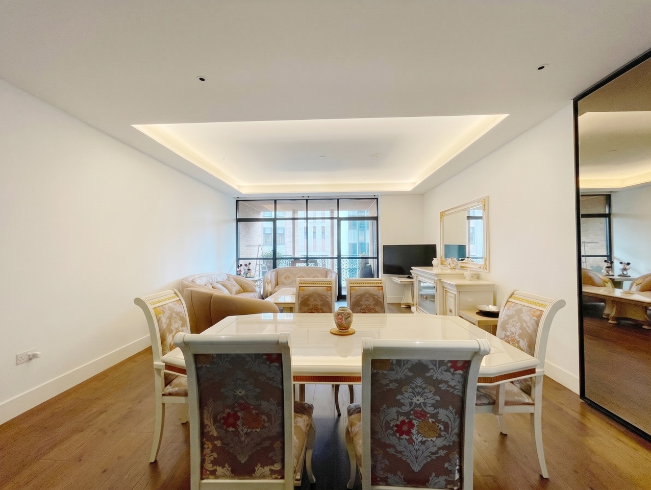 3 Bed Flat, Artillery Row, SW1P photo 3
