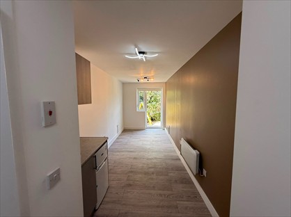 Studio Flat, Selan Gardens, UB4