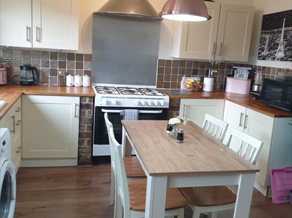 3 Bed Semi-Detached House, Poplar Avenue, BD7