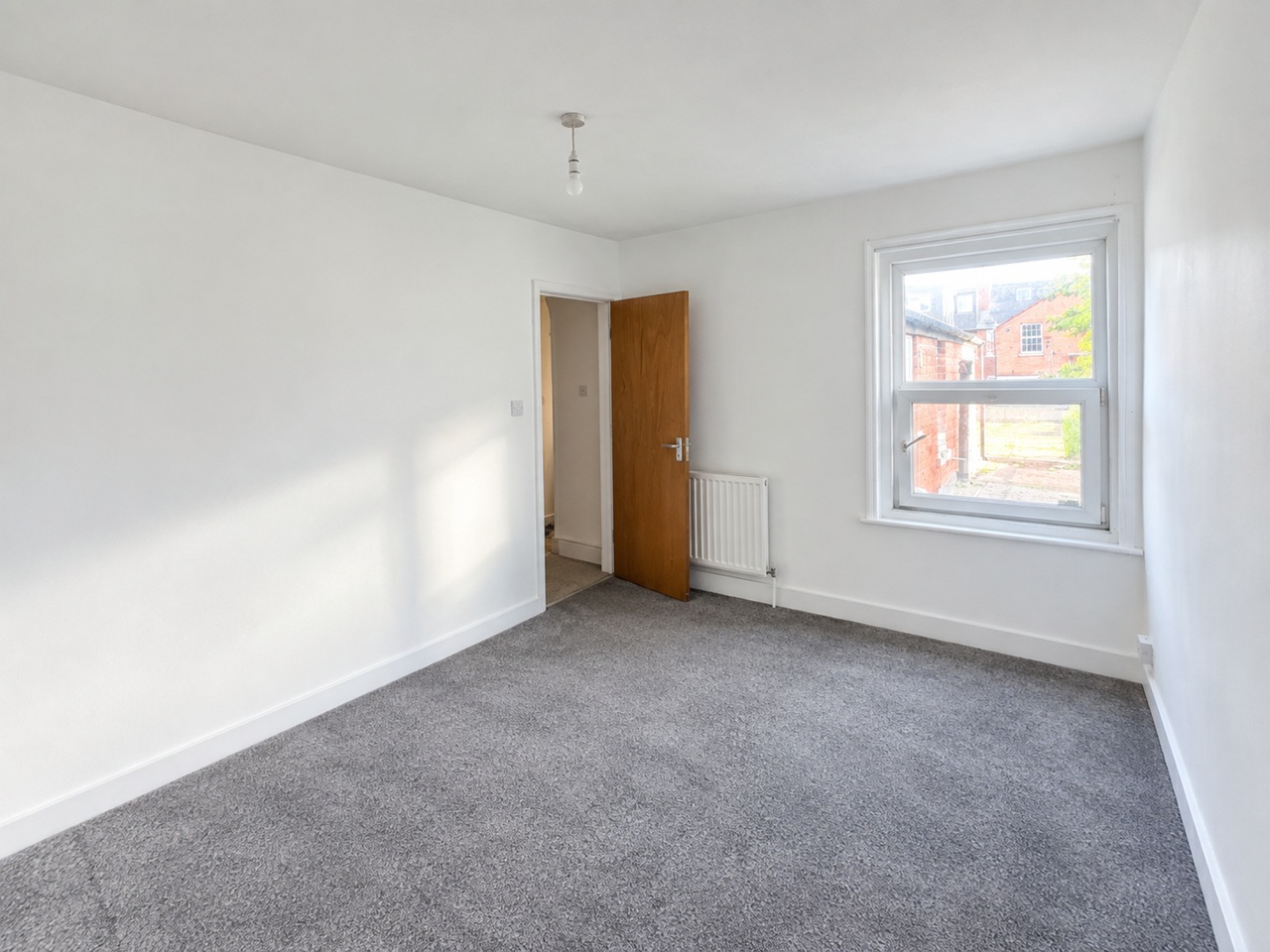 4 Bed Flat, Reading Berkshire Wokingham Road, RG6