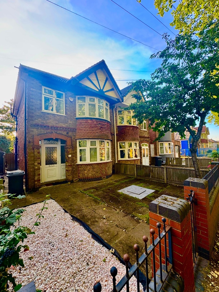 4 Bed Semi-Detached House, Abbey Lane, LE4