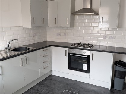3 Bed Flat, Gorton Road, SK5