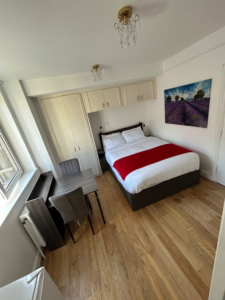 Studio Flat, Sloane Avenue, SW3