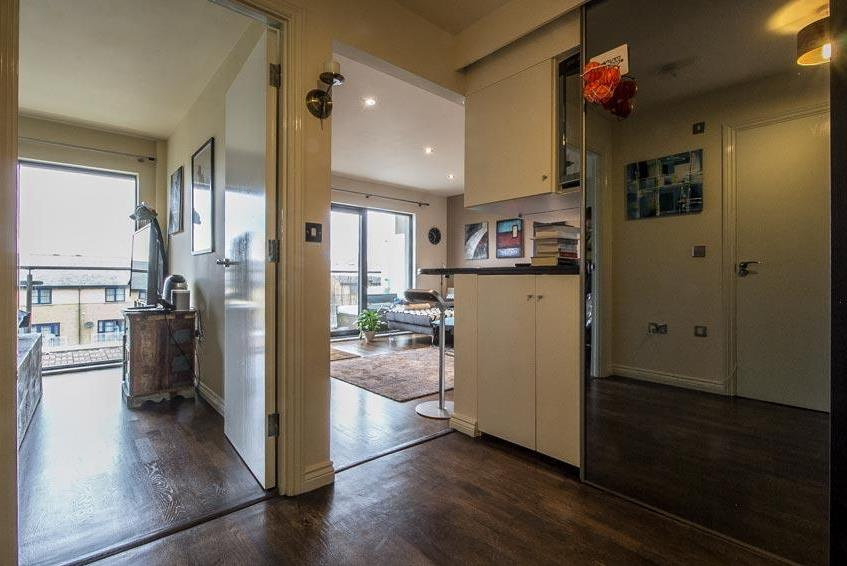 1 Bed Flat, Lock House, NW1 photo 4