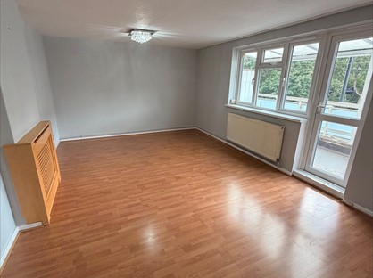 3 Bed Flat, Moree Way, N18