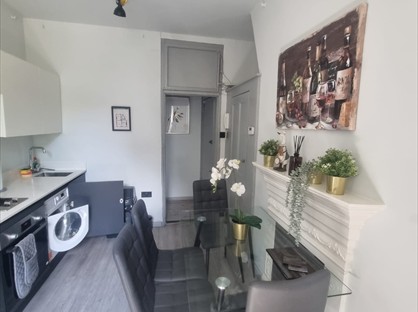 2 Bed Flat, Carburton St, W1W