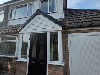 4 Bed Semi-Detached House, Haddon Close, SK11