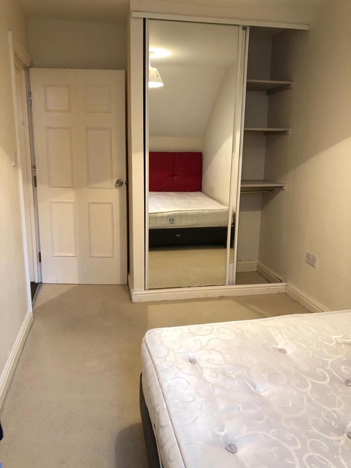 2 Bed Flat, Lyncroft Road, B11 photo 5