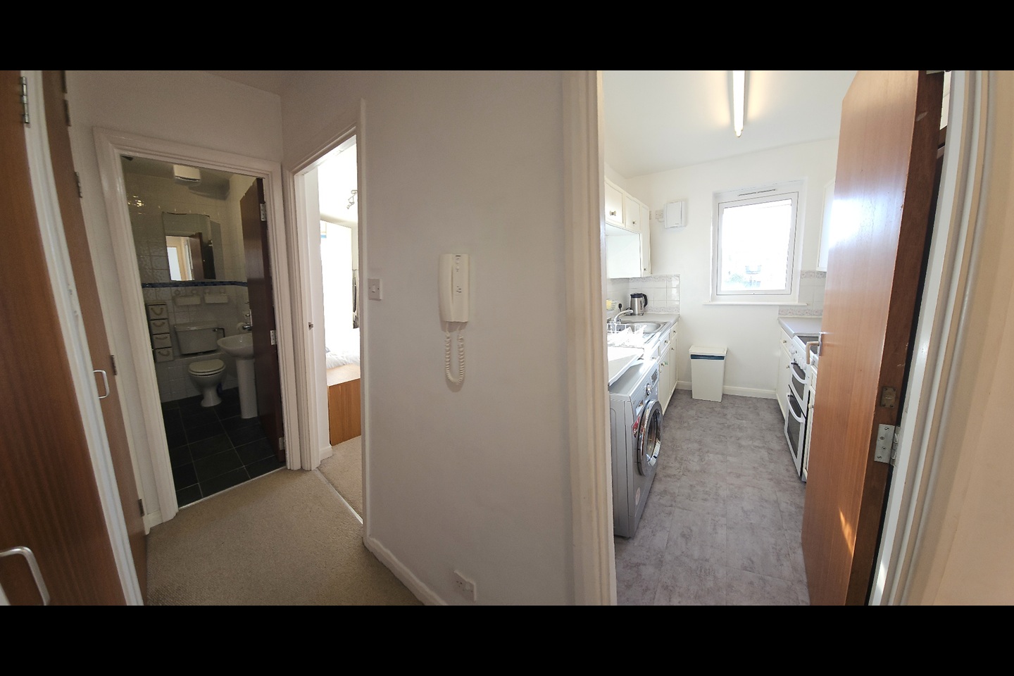 1 Bed Flat, Basque Court, SE16 photo 5
