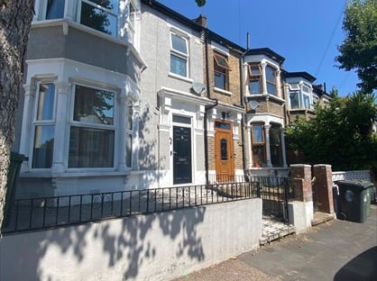 5 Bed Terraced House, Huxley Road, E10