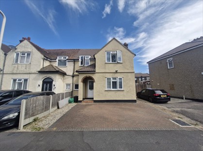 3 Bed Semi-Detached House, Burnham Road, RM7