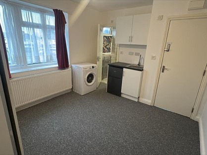 Studio Flat, Westleigh Gardens, HA8