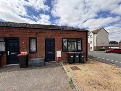1 Bed Terraced House, Walker Avenue, MK12