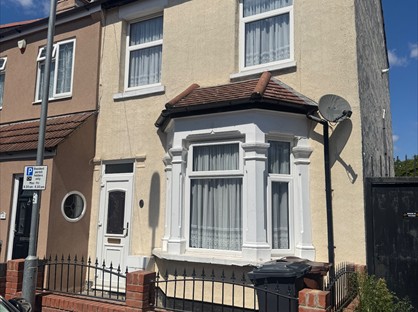 3 Bed Semi-Detached House, Alexandra Road, RM6