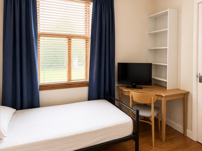 Studio Flat, Station Road, N3