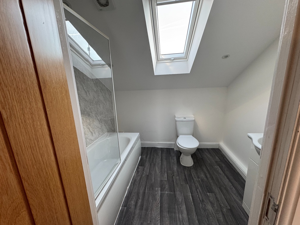 2 Bed Flat, Callum View, NG7 photo 3