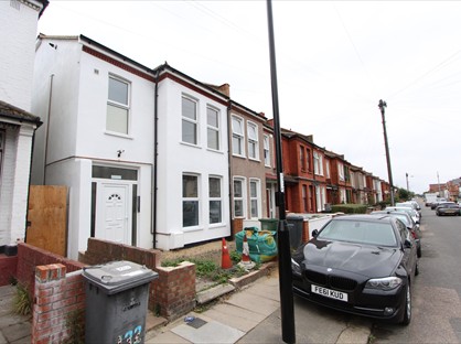 Studio Flat, Torridon Road, SE6
