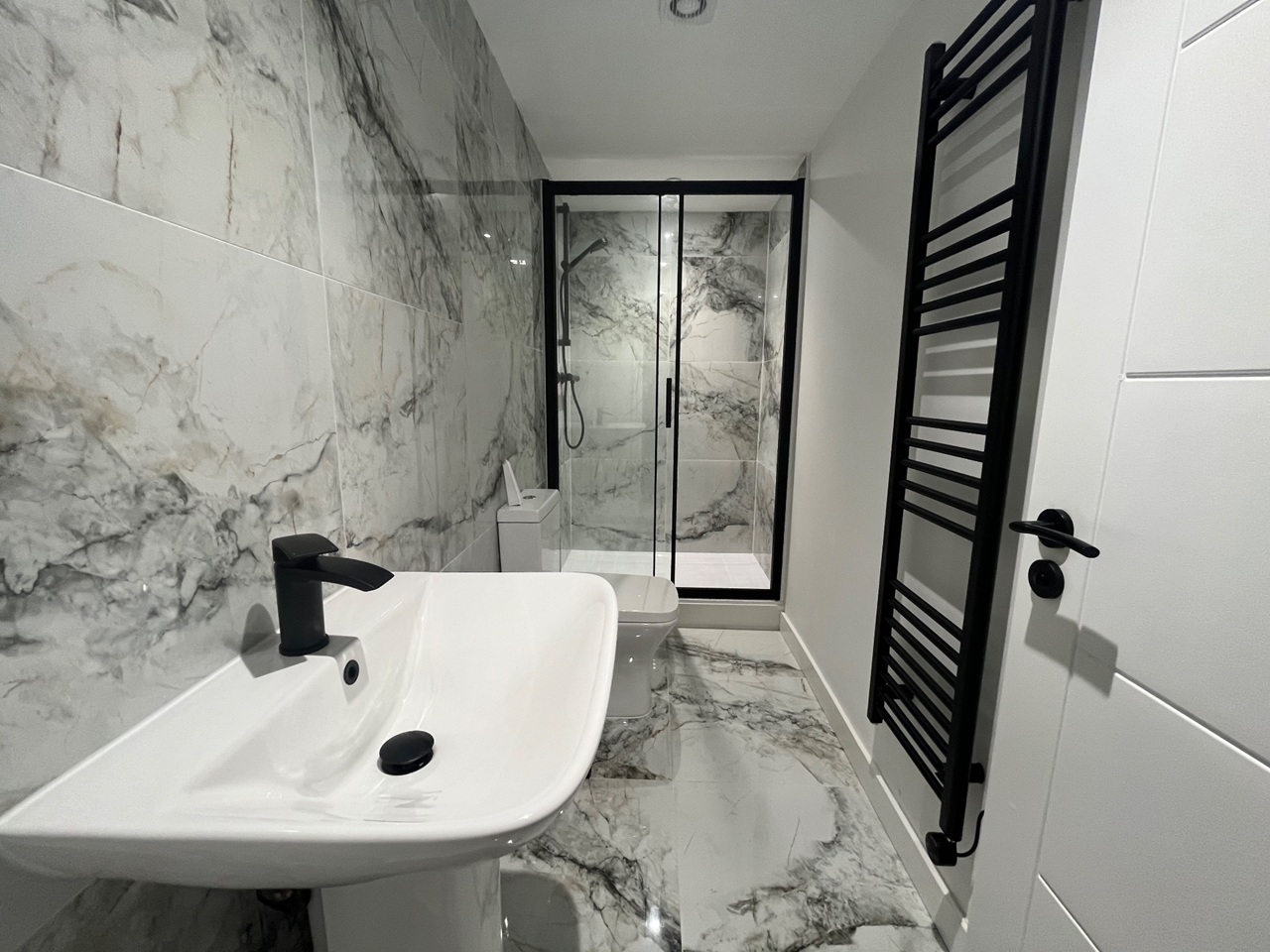 2 Bed Flat, Penarth Road, CF11 photo 5