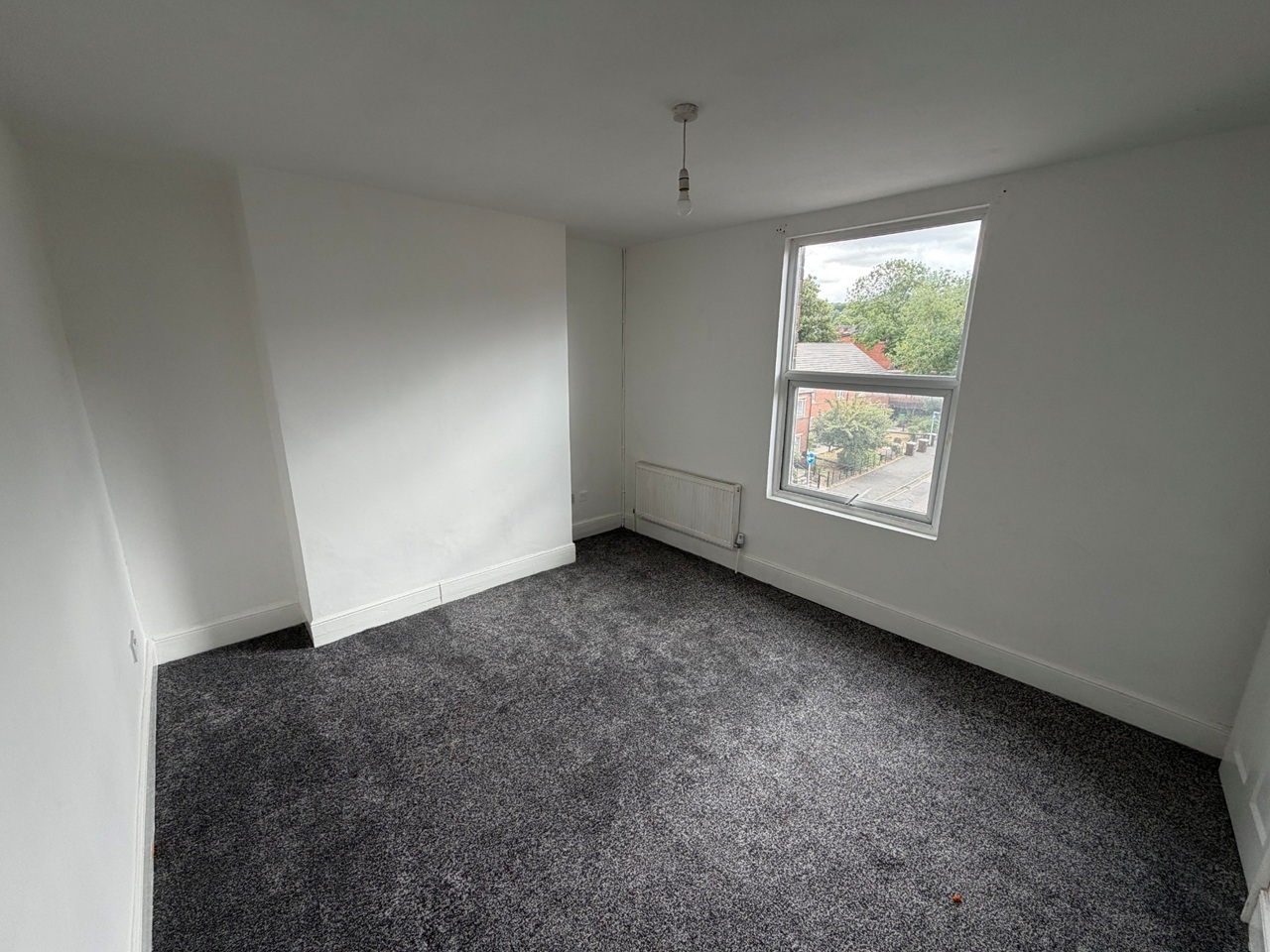 3 Bed Flat, Mansfield Road, NG5 photo 3