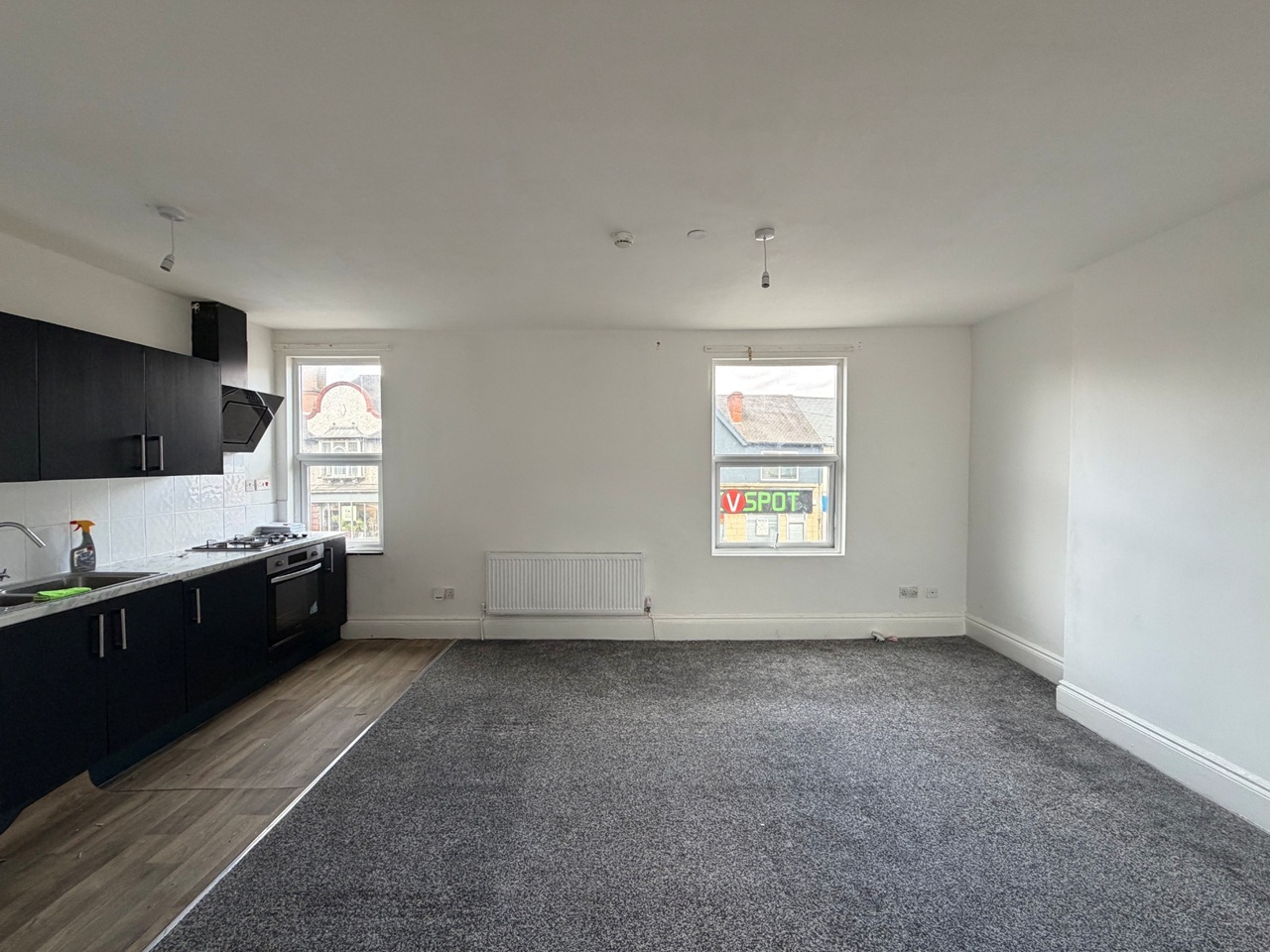 3 Bed Flat, Mansfield Road, NG5 photo 2