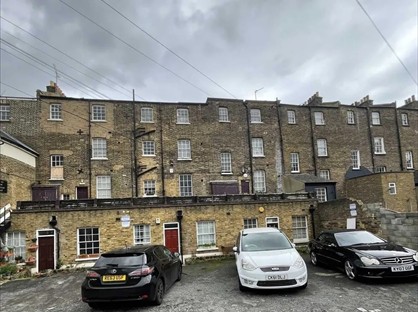 1 Bed Flat, West Crescent Road, DA12