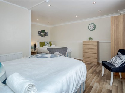 Room in a Shared House, Mytle Road, RM3