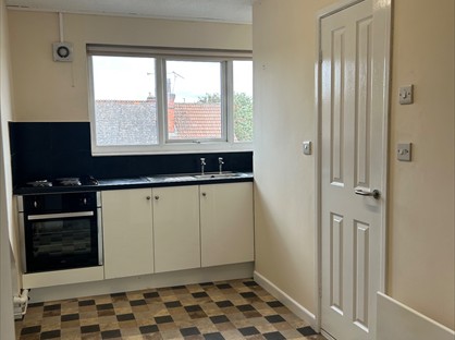 Studio Flat, Outram St, NG17