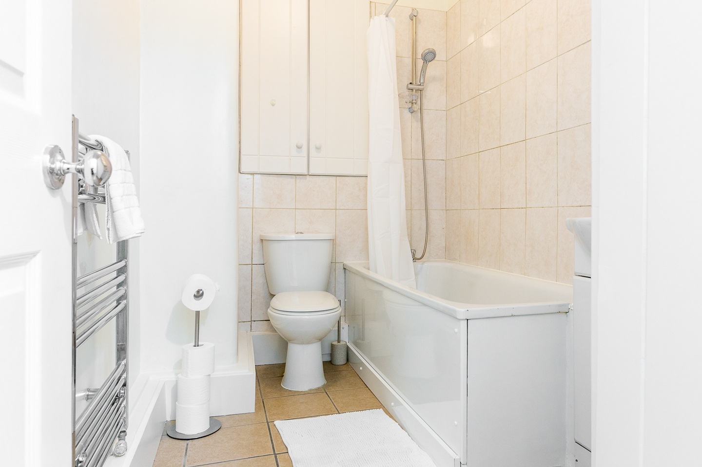Studio Flat, Warwick Road, SW5 photo 5