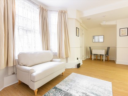 Studio Flat, Warwick Road, SW5