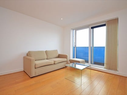 2 Bed Flat, Western Gateway, E16