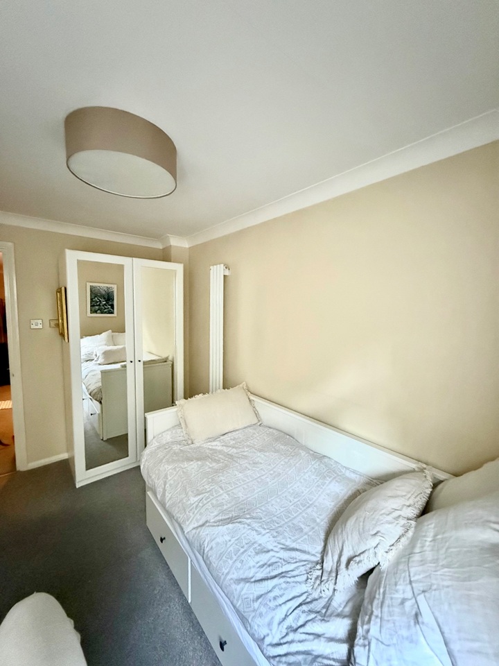 2 Bed Maisonette, Bowmans Mews, E1 photo 5