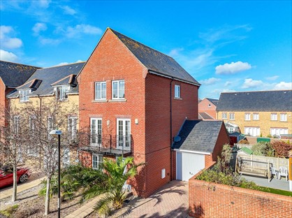 4 Bed End Terrace, Creedy Drive, BH23